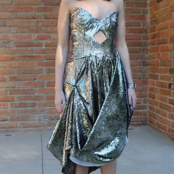 An Ina Soltani evening gown - Picture 1 of 3